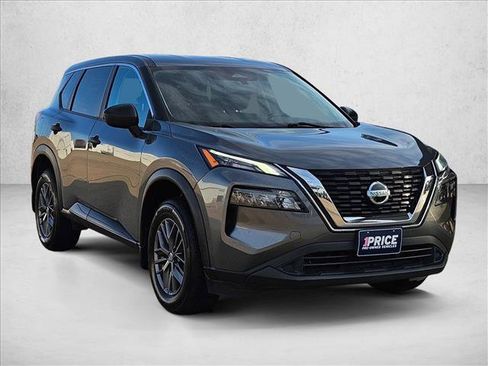 Used 2021 Nissan Rogue S FWD image 3