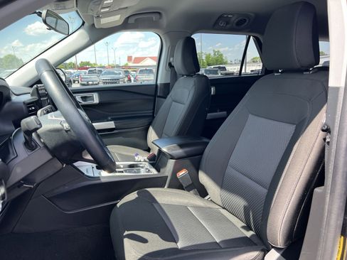 Used 2023 Ford Explorer XLT AWD/4WD image 21