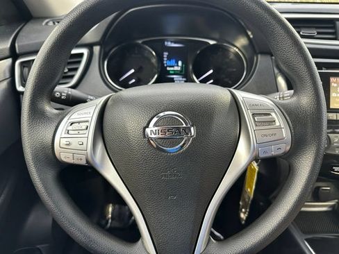 Used 2015 Nissan Rogue S FWD image 41