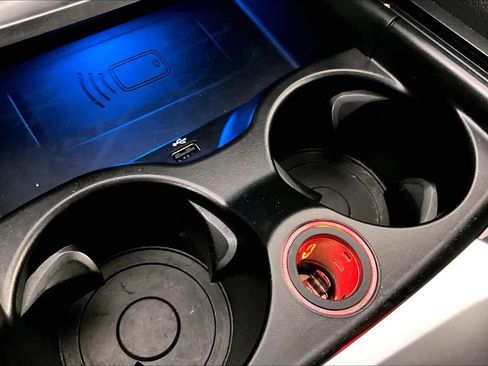 Used 2023 BMW 530e xDrive image 32