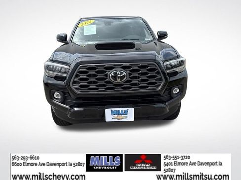 Used 2022 Toyota Tacoma TRD Sport w/ TRD Premium Sport Package AWD/4WD image 8