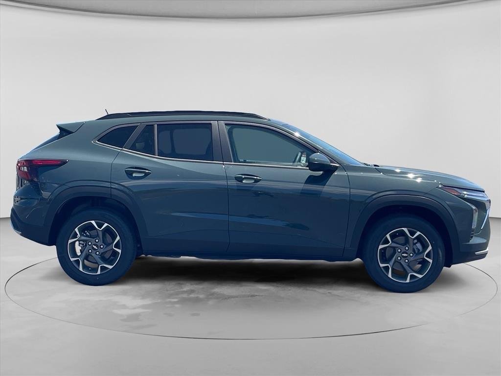New 2026 Chevrolet Trax LT w/ Driver Confidence Package FWD image 8