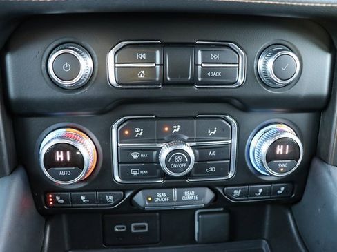 Used 2021 GMC Yukon AT4 image 30