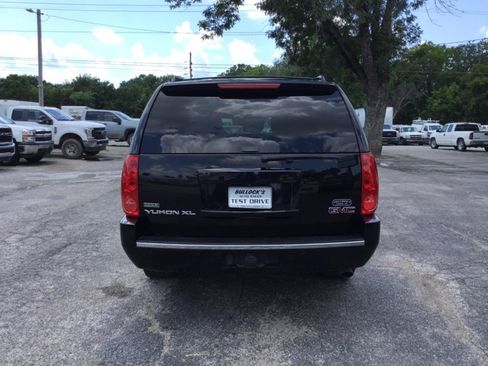 Used 2010 GMC Yukon XL Denali AWD/4WD image 5
