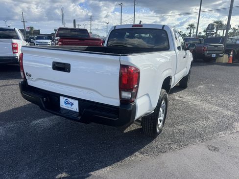 Used 2022 Toyota Tacoma SR RWD image 6