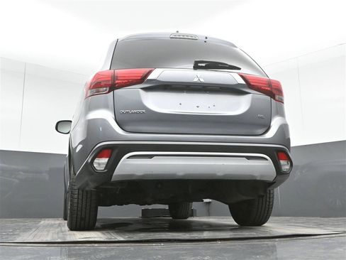 Used 2020 Mitsubishi Outlander SEL AWD/4WD image 35