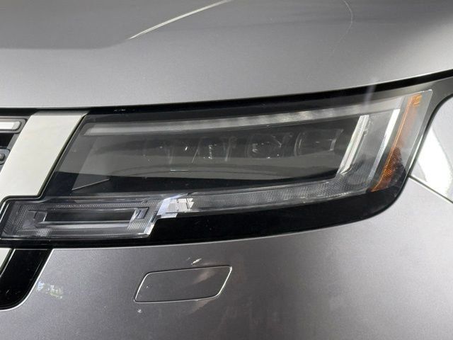 Certified 2023 Land Rover Range Rover SV AWD/4WD image 12