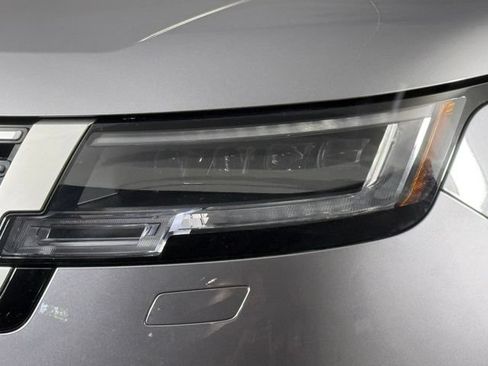 Used 2023 Land Rover Range Rover SV AWD/4WD image 12