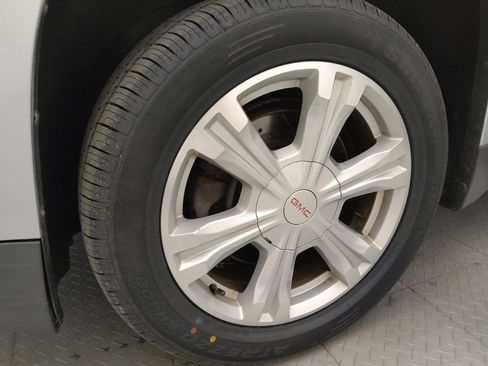 Used 2017 GMC Terrain SLE image 31