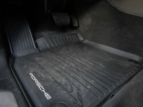 Used 2024 Porsche Cayenne image 17