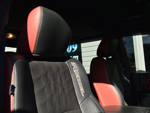 Used 2015 RAM 1500 Rebel w/ Luxury Group image 19