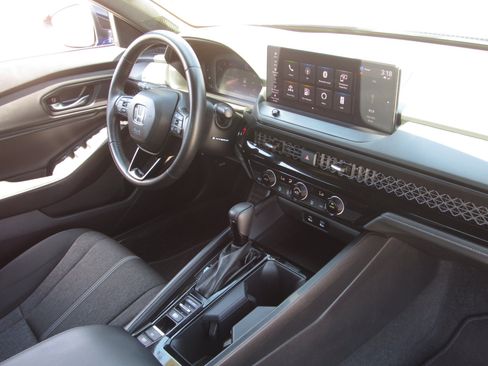 Used 2024 Honda Accord Sport image 10