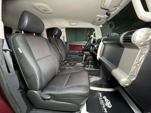 Used 2007 Toyota FJ Cruiser 4WD image 40