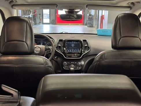 Used 2022 Jeep Cherokee Limited AWD/4WD image 18