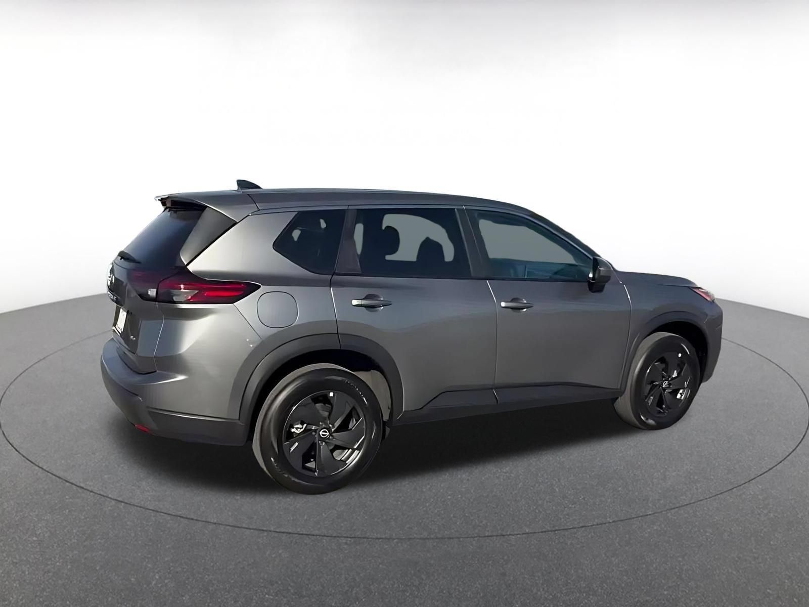 Used 2026 Nissan Rogue SV AWD/4WD image 14