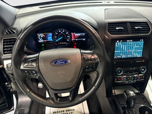 Used 2019 Ford Explorer XLT w/ Equipment Group 202A AWD/4WD image 16