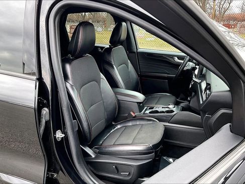 Certified 2023 Ford Escape ST-Line Select w/ Tech Pack #2 image 7