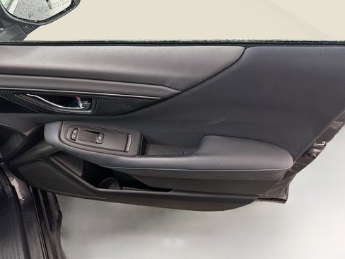 Used 2025 Subaru Outback Premium AWD/4WD image 34