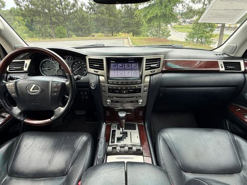 Used 2015 Lexus LX 570 4WD w/ Luxury Package image 21