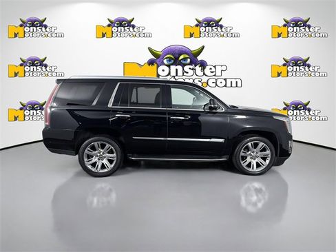 Used 2018 Cadillac Escalade Premium Luxury image 4