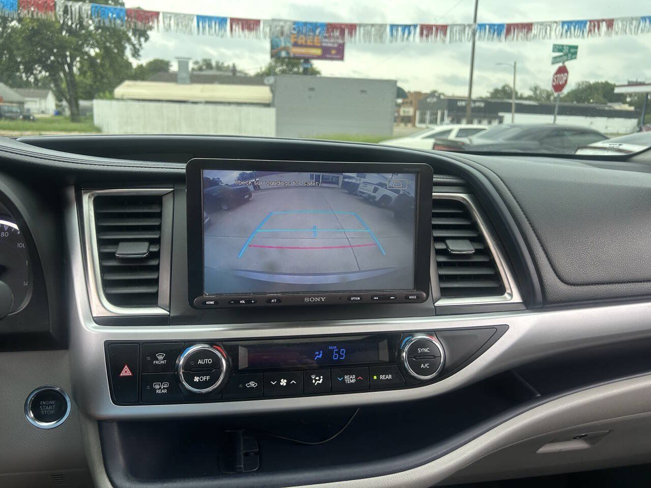 Used 2016 Toyota Highlander XLE AWD/4WD image 42