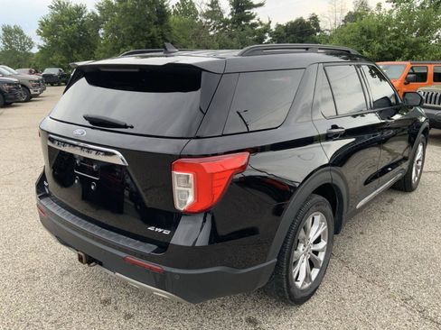 Used 2021 Ford Explorer XLT w/ Equipment Group 202A AWD/4WD image 14