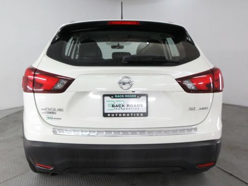 Used 2017 Nissan Rogue Sport SL AWD/4WD image 8