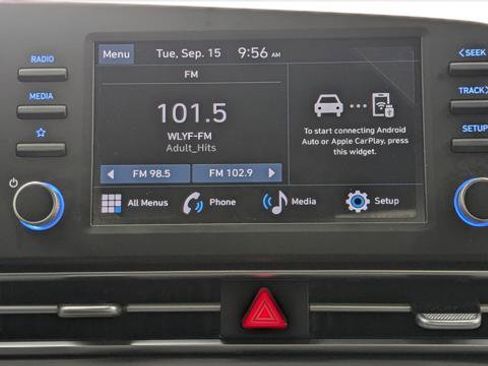 Used 2025 Hyundai Elantra SE FWD image 28