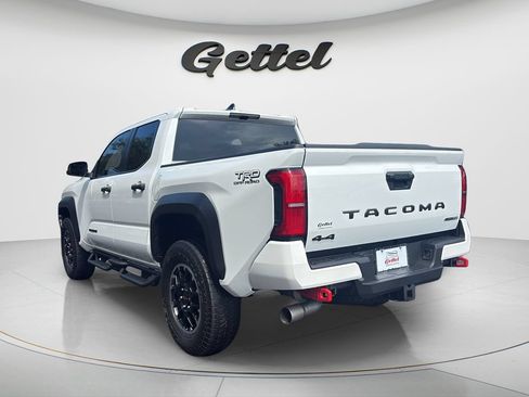 Used 2025 Toyota Tacoma TRD Off-Road AWD/4WD image 7