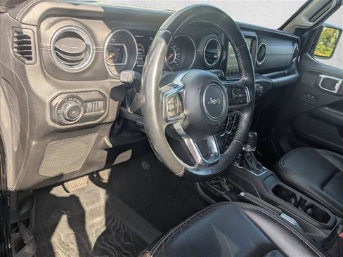 Used 2018 Jeep Wrangler Unlimited Sahara AWD/4WD image 2