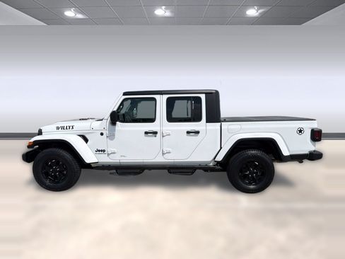 Used 2022 Jeep Gladiator Sport AWD/4WD image 2