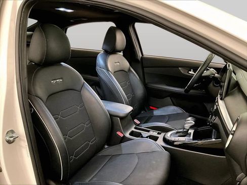 Used 2022 Kia Forte GT-Line w/ GT-Line Premium Package FWD image 7