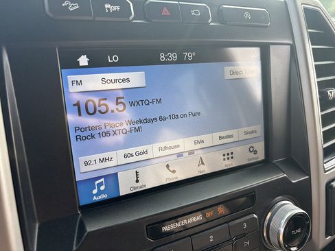 Used 2019 Ford F150 Lariat w/ Equipment Group 502A Luxury AWD/4WD image 35