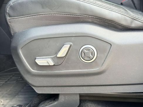 Certified 2025 Hyundai Santa Fe Limited AWD/4WD image 13