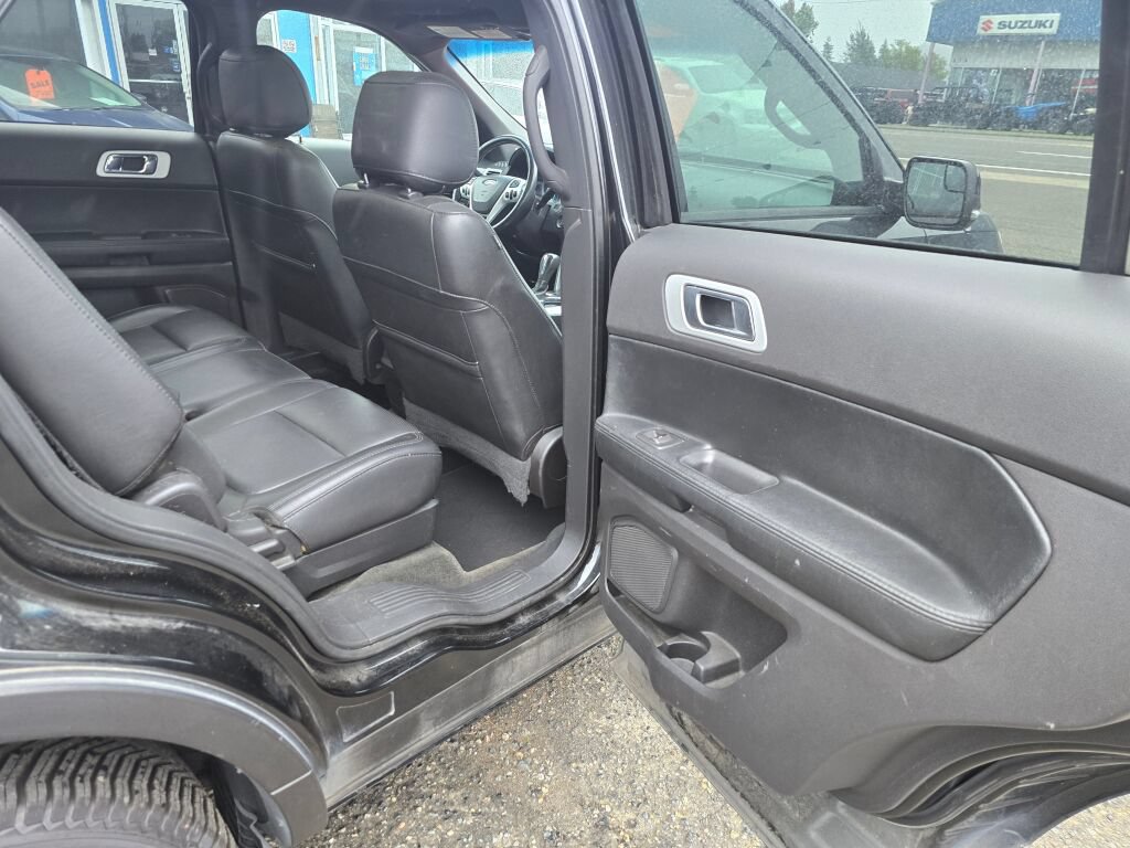 Used 2015 Ford Explorer Limited w/ Equipment Group 301A AWD/4WD image 13