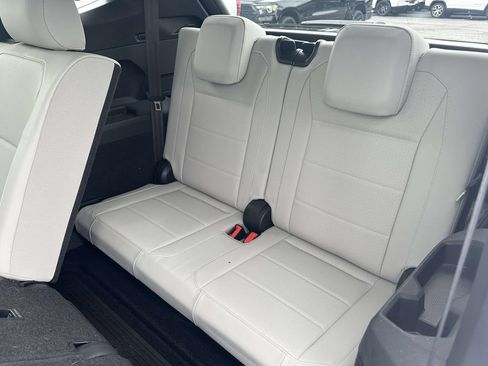 Used 2021 Volkswagen Tiguan SE R-Line FWD image 12