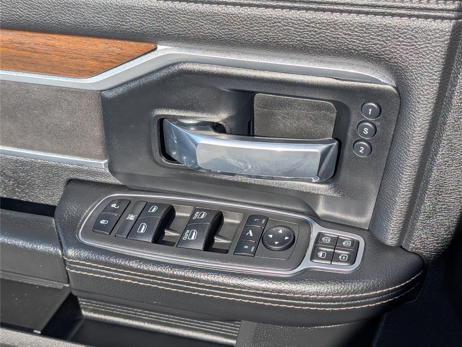Used 2023 RAM 3500 Laramie AWD/4WD image 22
