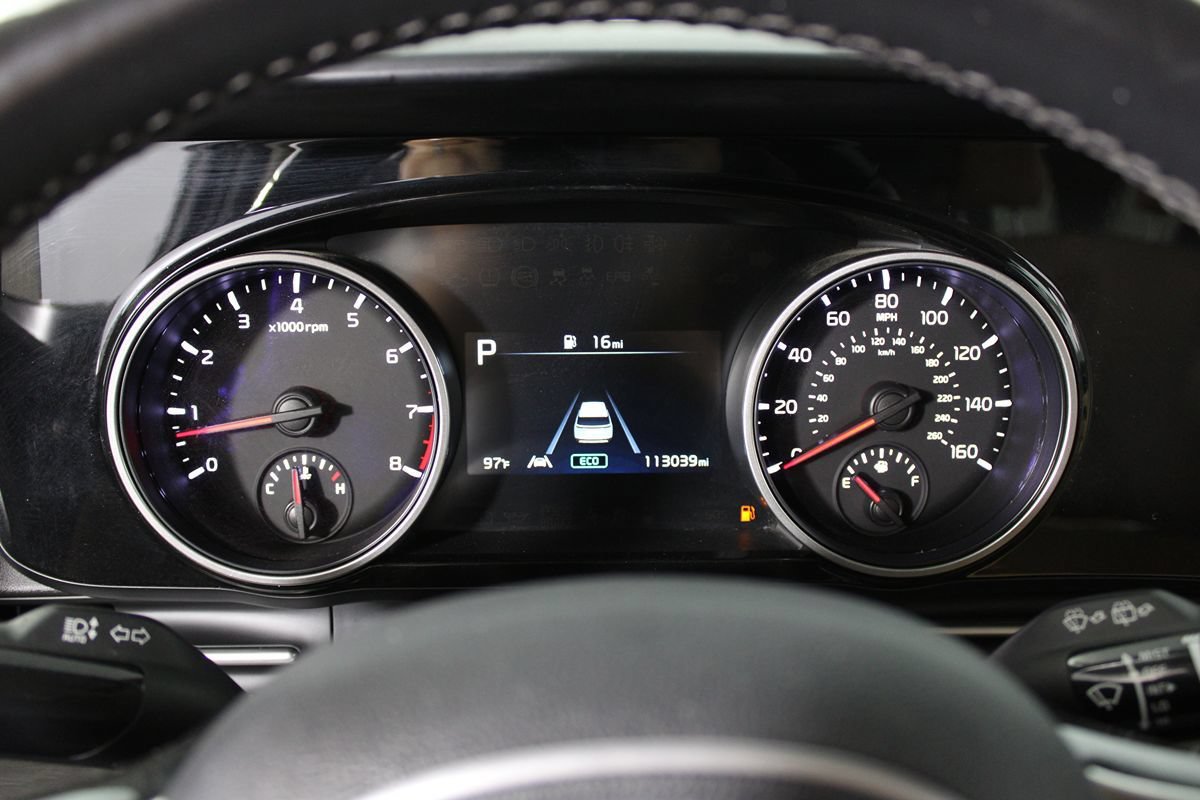 Used 2022 Kia Carnival EX FWD image 12
