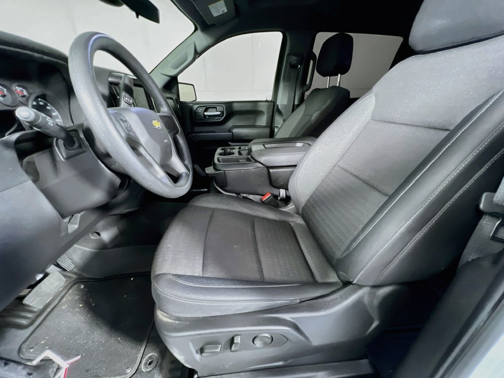 Used 2025 Chevrolet Silverado 1500 Custom RWD image 9