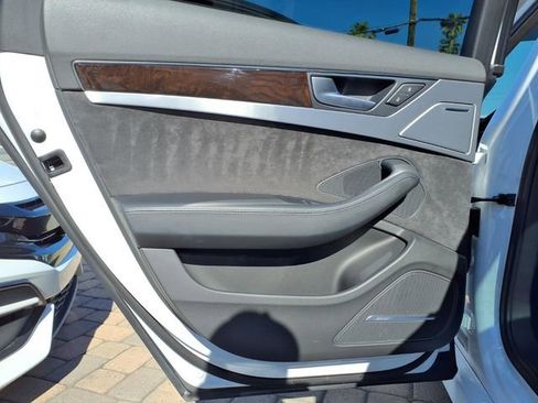 Used 2014 Audi S8 AWD/4WD image 22