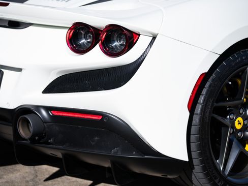 Used 2023 Ferrari F8 Tributo image 28