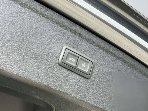 Used 2019 Audi Q5 Prestige w/ Prestige Package AWD/4WD image 15