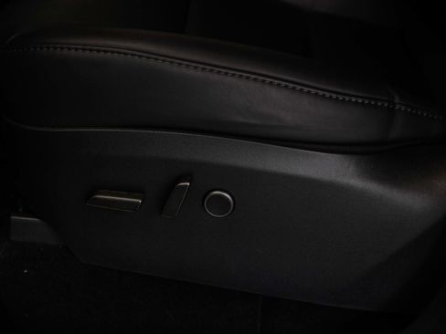 Used 2024 Tesla Model Y Performance image 20