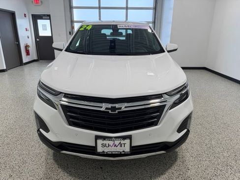 Used 2024 Chevrolet Equinox LT w/ LPO, Floor Liner Package FWD image 7