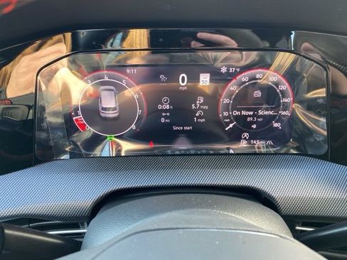 New 2026 Volkswagen GTI SE FWD image 31
