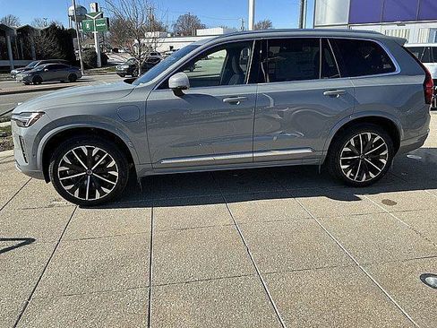 New 2026 Volvo XC90 T8 Plus w/ Protection Package Premier AWD/4WD image 11