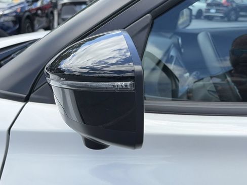 Certified 2024 Nissan Kicks SR FWD image 5