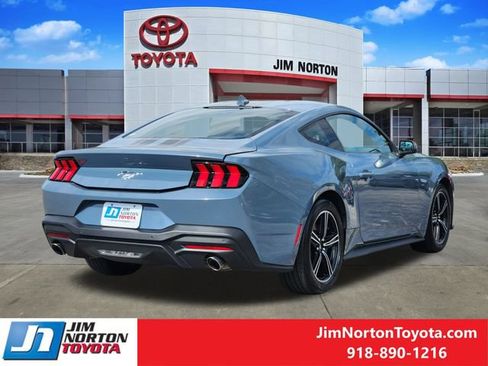 Used 2024 Ford Mustang Coupe RWD image 5