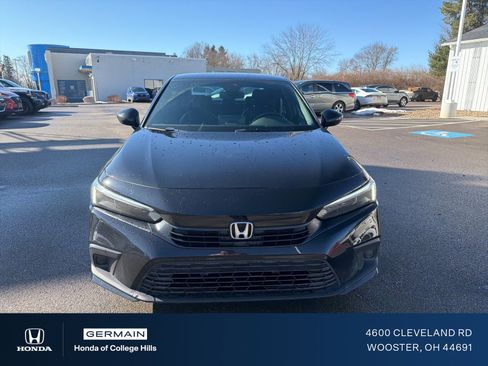Used 2023 Honda Civic Sport image 2
