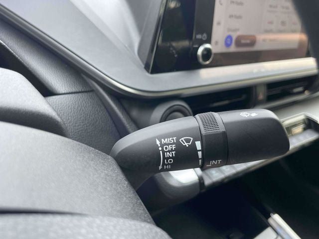Certified 2025 Toyota Prius FWD image 26